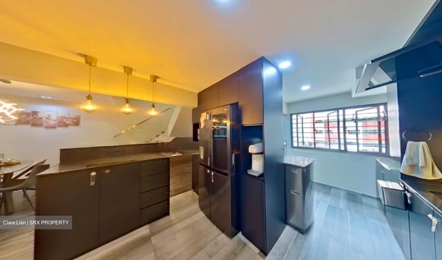 Blk 556 Jurong West Street 42 (Jurong West), HDB Executive #557961821
